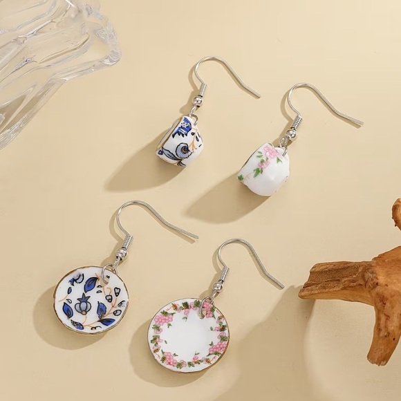 NEW Floral Tea Cup and Saucer Earrings ☕️ - Picture 2 of 3